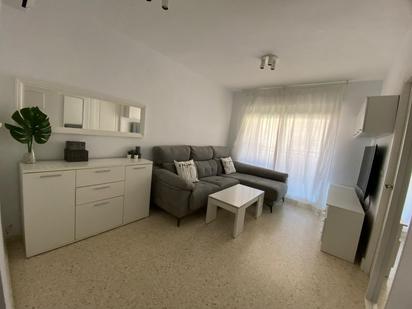 Sala d'estar de Apartament en venda en Sanlúcar de Barrameda amb Aire condicionat, Jardí privat i Terrassa