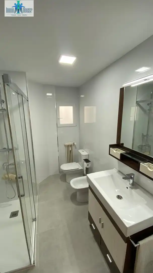 Baño de Piso de alquiler en Albacete con Aire acondicionado, Calefacción y Terraza