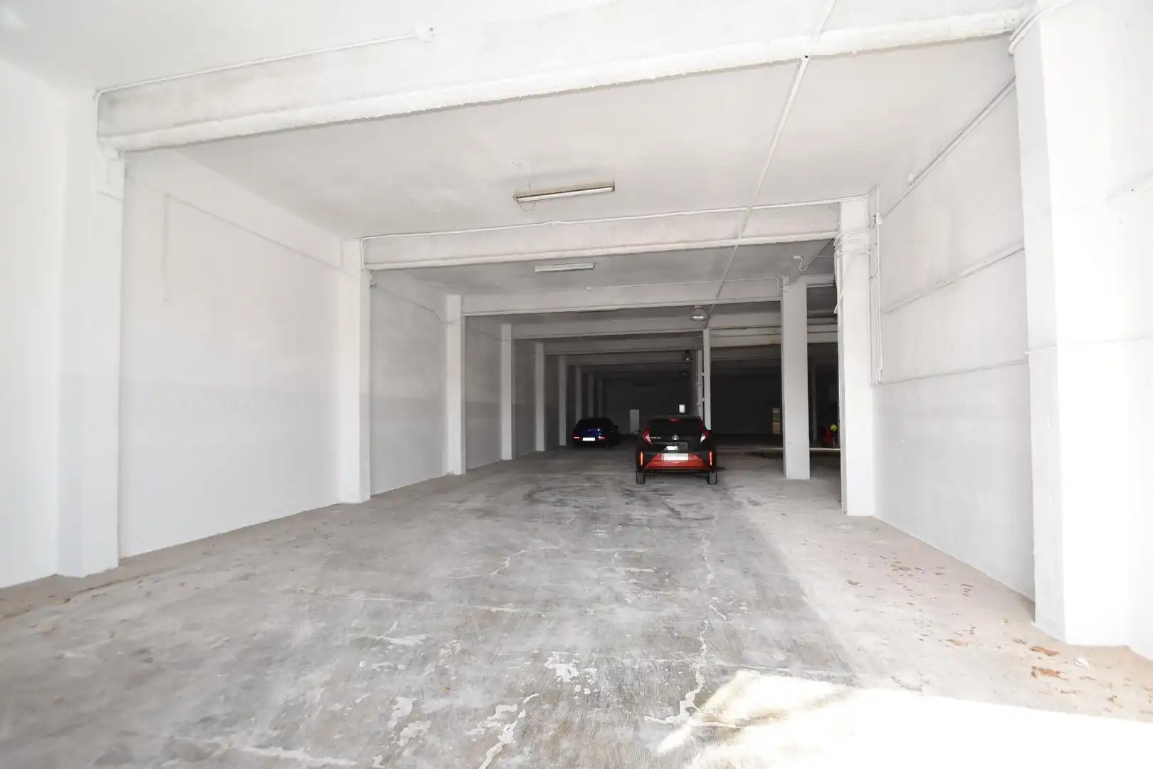Parkplatz von Fabrikhallen zur Miete in Vilanova i la Geltrú