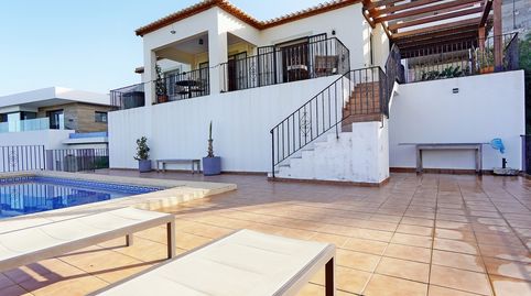 Villa independiente reformada con piscina y vistas abiertas en Monte Solana, Pedreguer