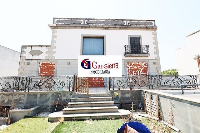 Vista exterior de Casa o xalet en venda en Talavera de la Reina amb Calefacció, Jardí privat i Terrassa