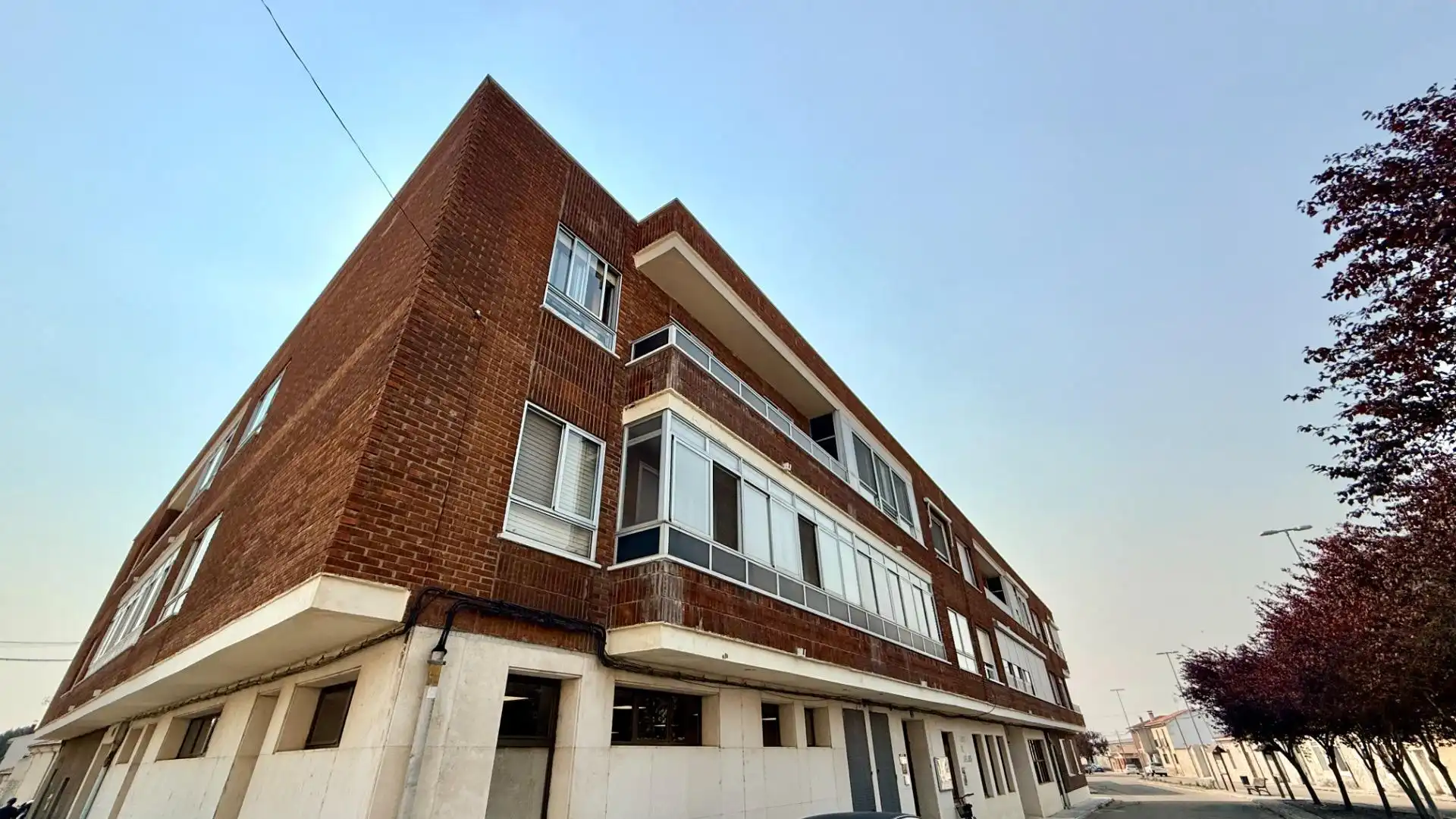 Vista exterior de Pis en venda en Montemayor de Pililla amb Aire condicionat, Calefacció i Moblat