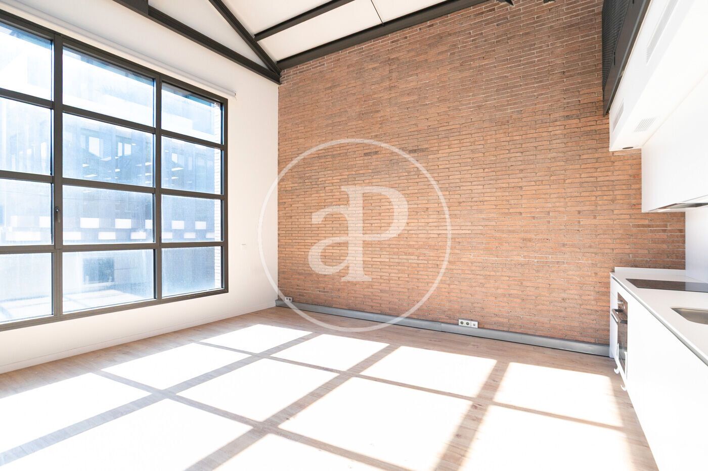 Vista exterior de Piso de alquiler en  Barcelona Capital con Aire acondicionado y Calefacción