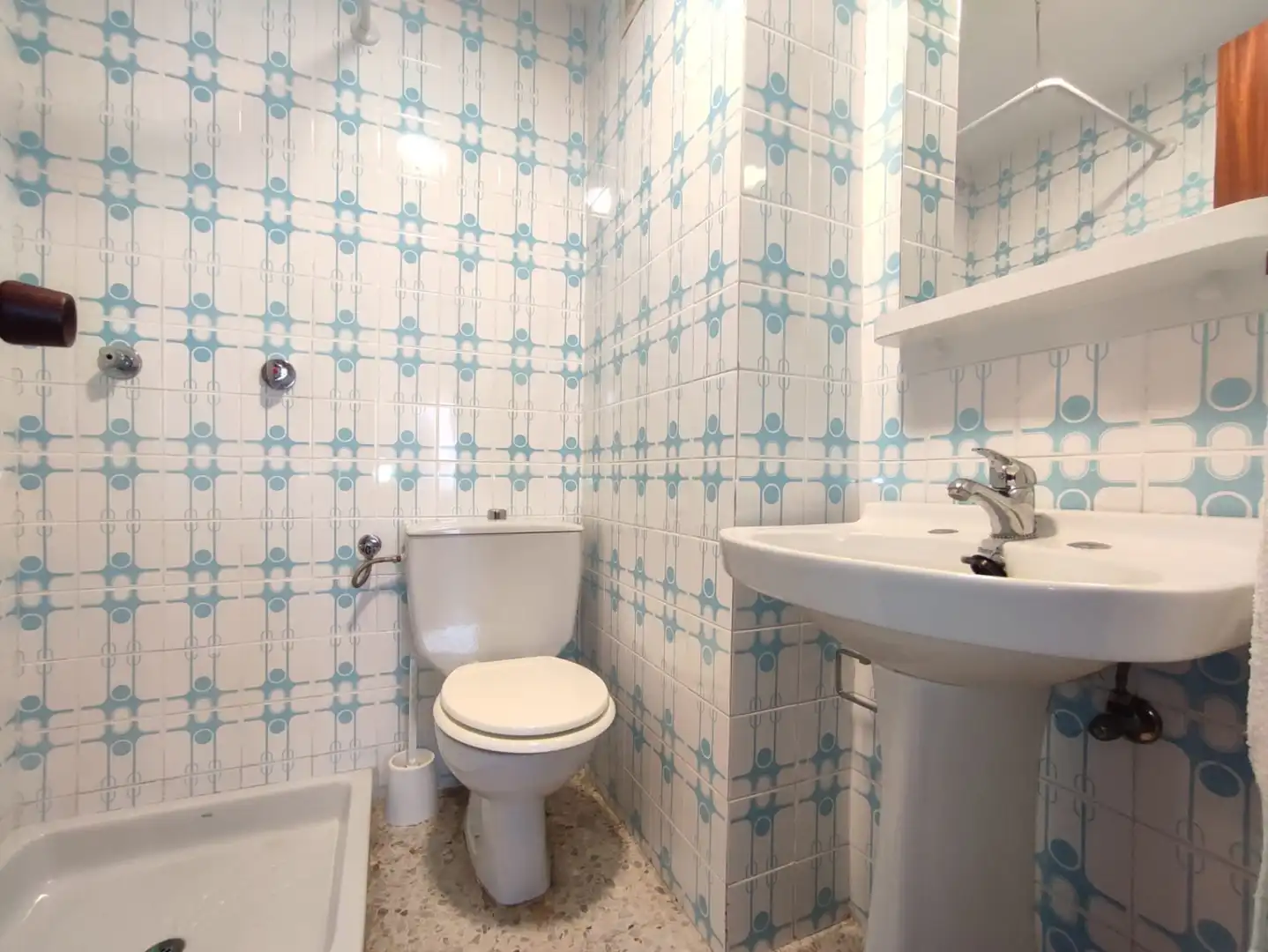Bathroom of Flat for rent in Gijón   with Heating, Parquet flooring and Furnished