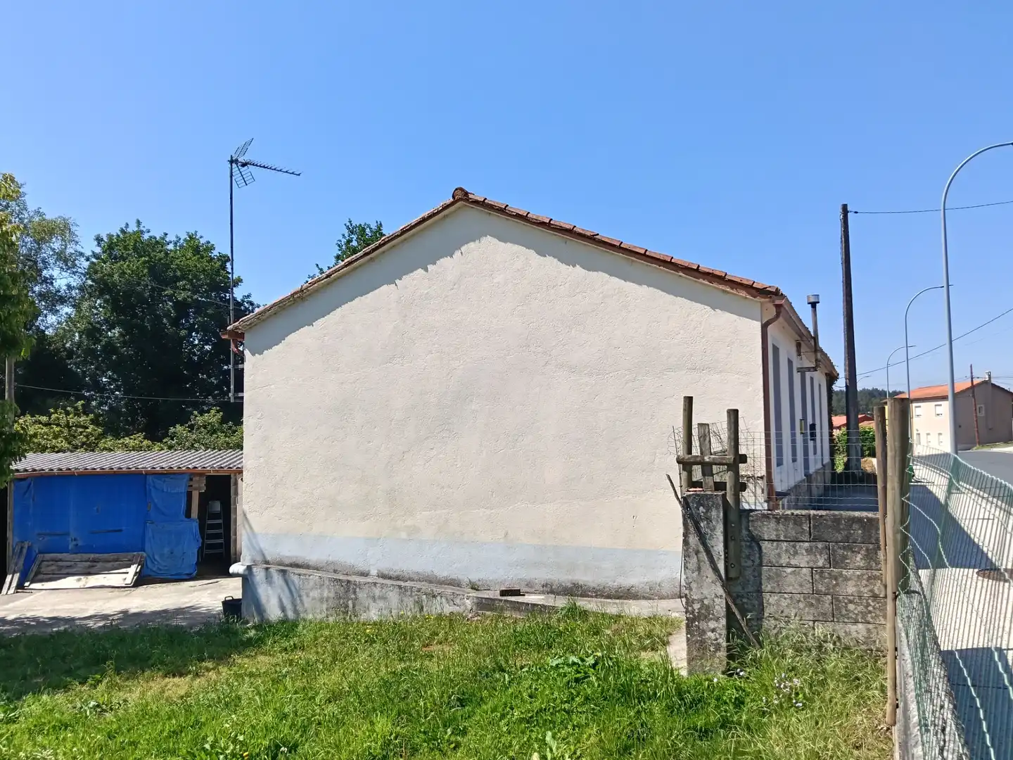 Vista exterior de Casa o xalet en venda en Vilasantar amb Jardí privat i Traster