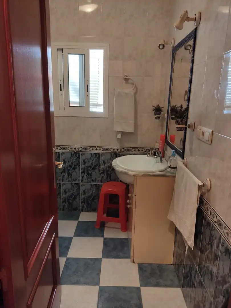 Bathroom of Houses for sale in Aznalcázar  with Air Conditioner and Storage room