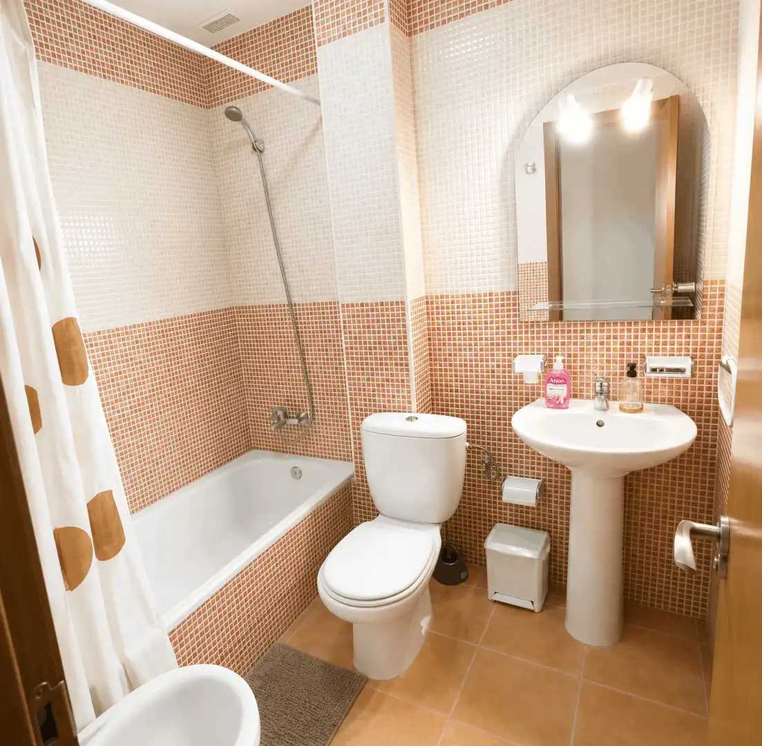Bathroom of Apartments for rent in Águilas  with Air Conditioner, Heating and Private garden