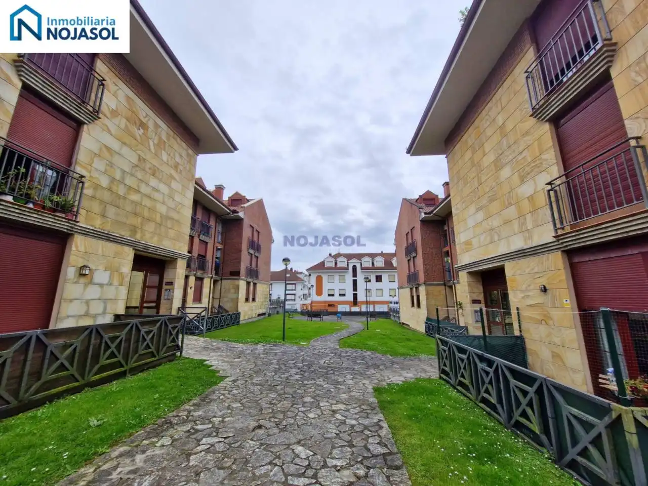 Vista exterior de Apartamento en venta en Meruelo con Calefacción, Amueblado y Balcón