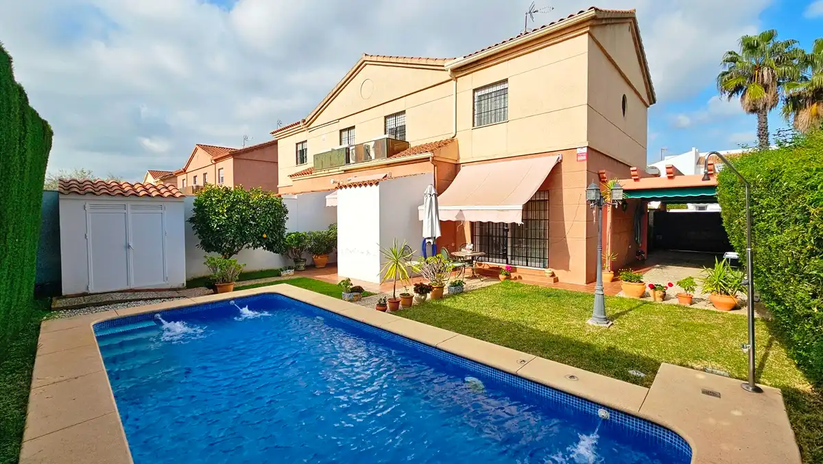 Maison jumelée avec piscine à vendre à Espartinas Pueblo