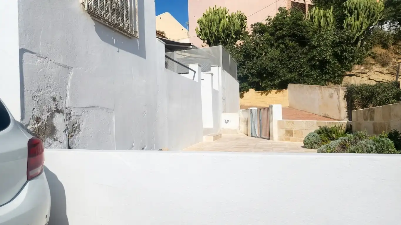Vista exterior de Casa adosada en venta en Rincón de la Victoria con Aire acondicionado, Terraza y Trastero