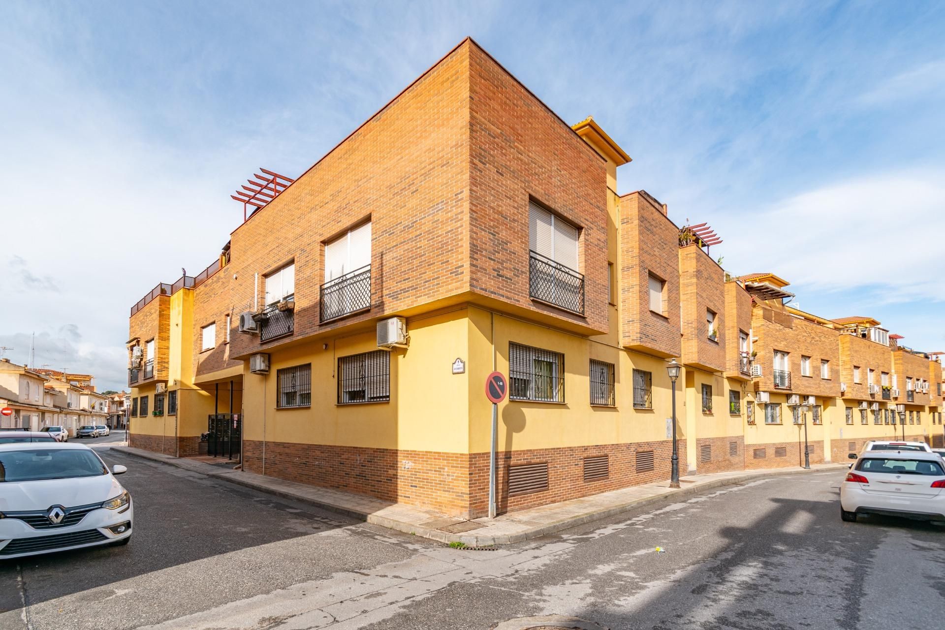 Exterior view of Apartment for sale in Las Gabias  with Heating