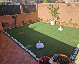 Jardí de Casa adosada en venda en Miguelturra amb Aire condicionat i Terrassa