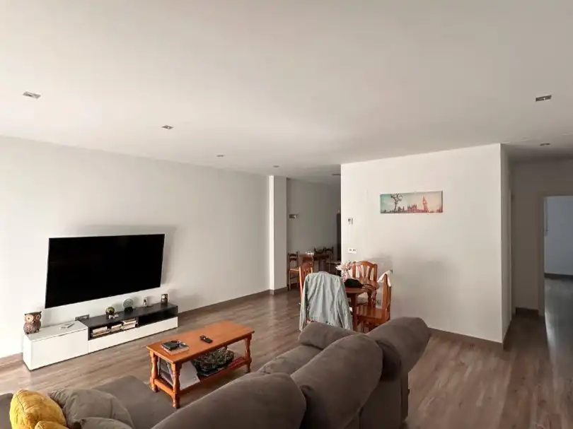 Sala de estar de Planta baja en venta en Novelda con Calefacción, Parquet y Terraza