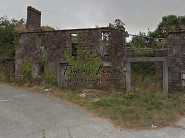 Casa amb jardí en venda a Vimianzo