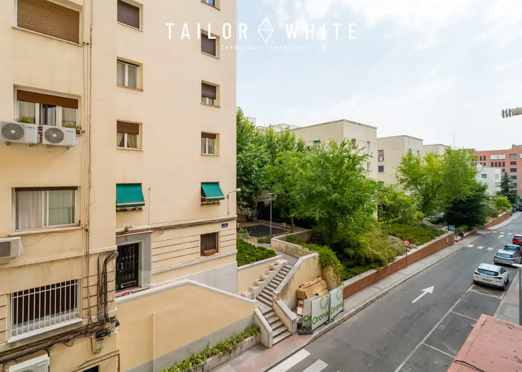 Terrasse von Wohnung zur Miete in Madrid mit Klimaanlage, Heizung und Ofen