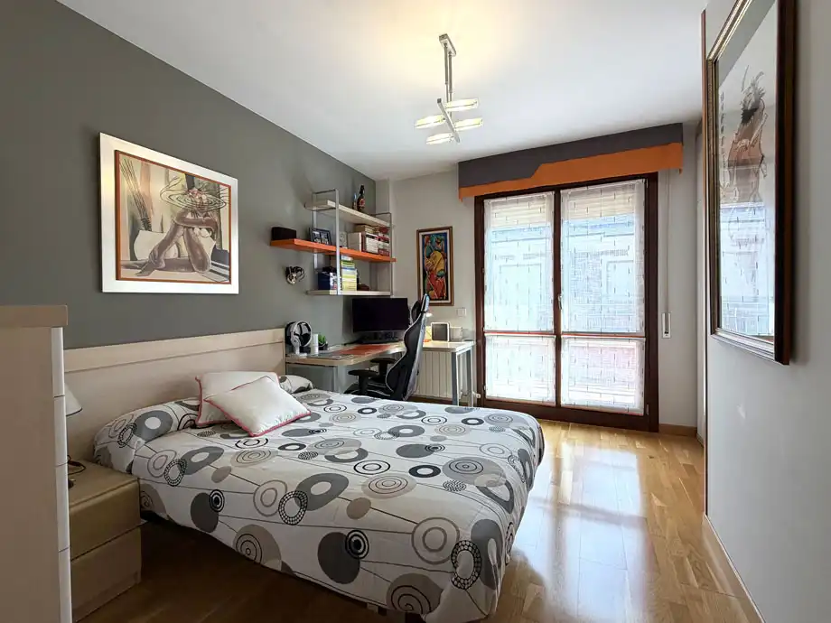 Dormitori de Casa o xalet en venda en Zabalgana