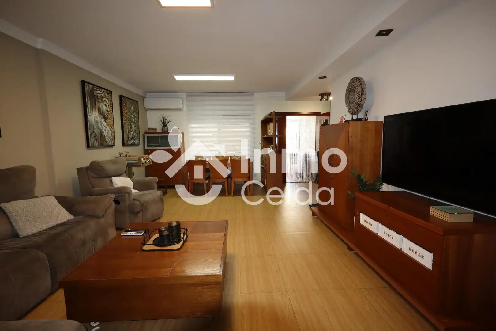 Sala de estar de Casa adosada en venta en Chiva con Aire acondicionado, Calefacción y Jardín privado