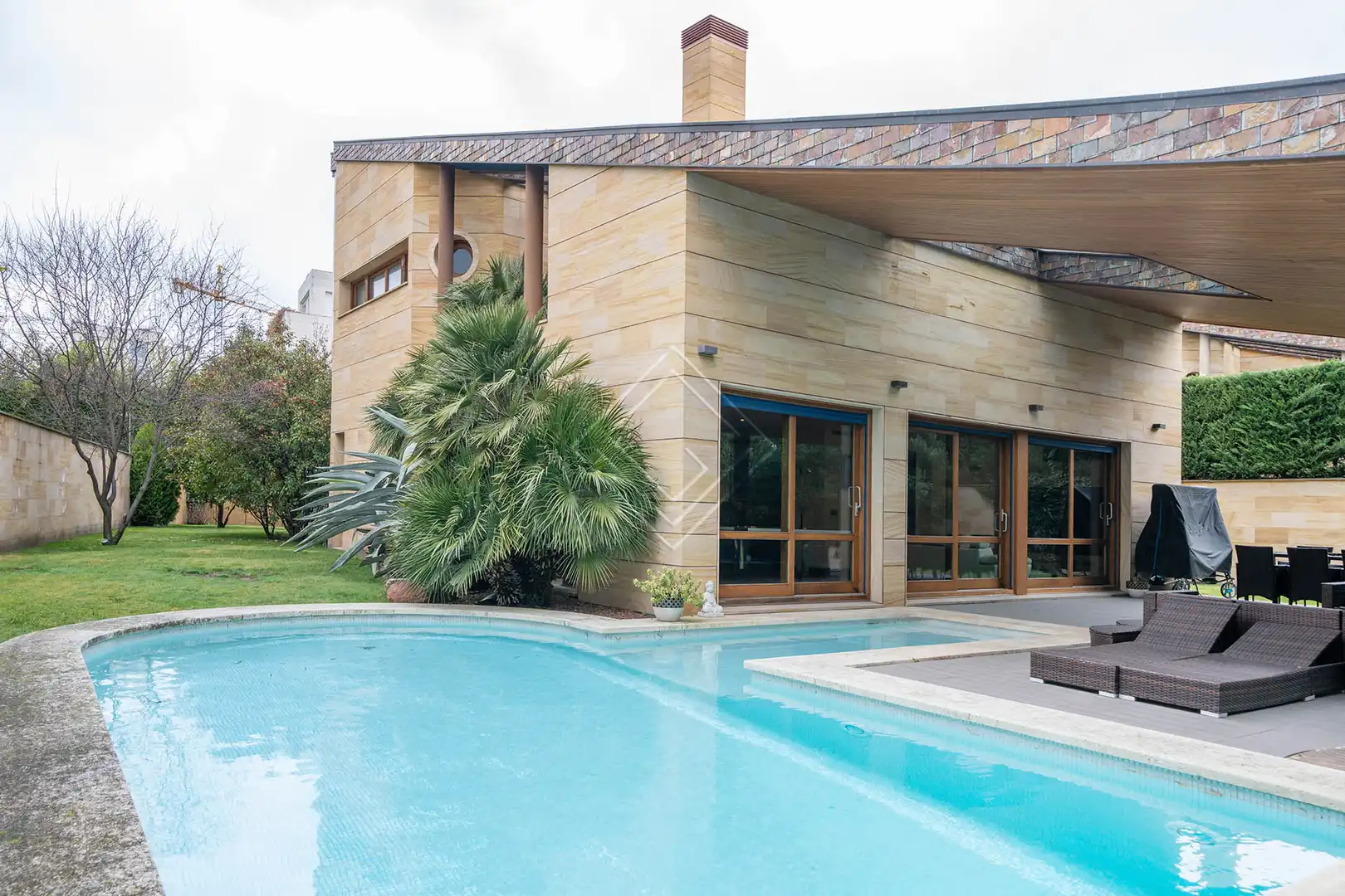 Vista exterior de Casa o chalet en venta en Madrid con Aire acondicionado, Jardín privado y Terraza