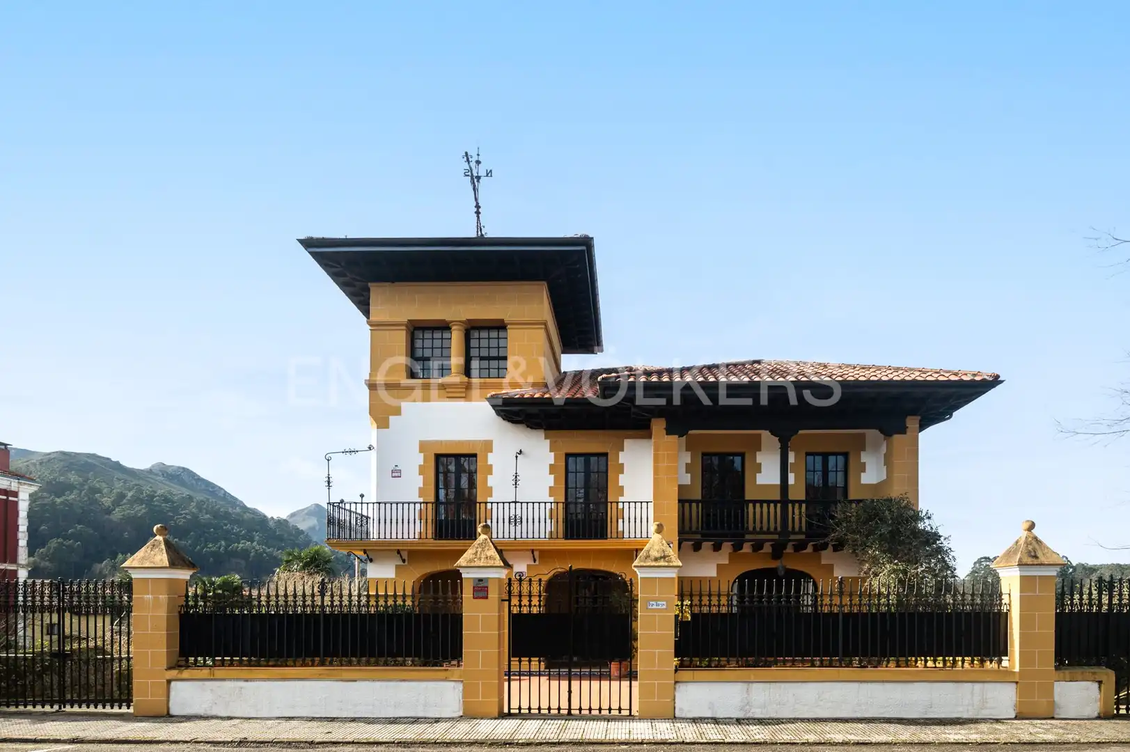 Vista exterior de Casa o chalet en venta en Llanes con Calefacción, Jardín privado y Terraza