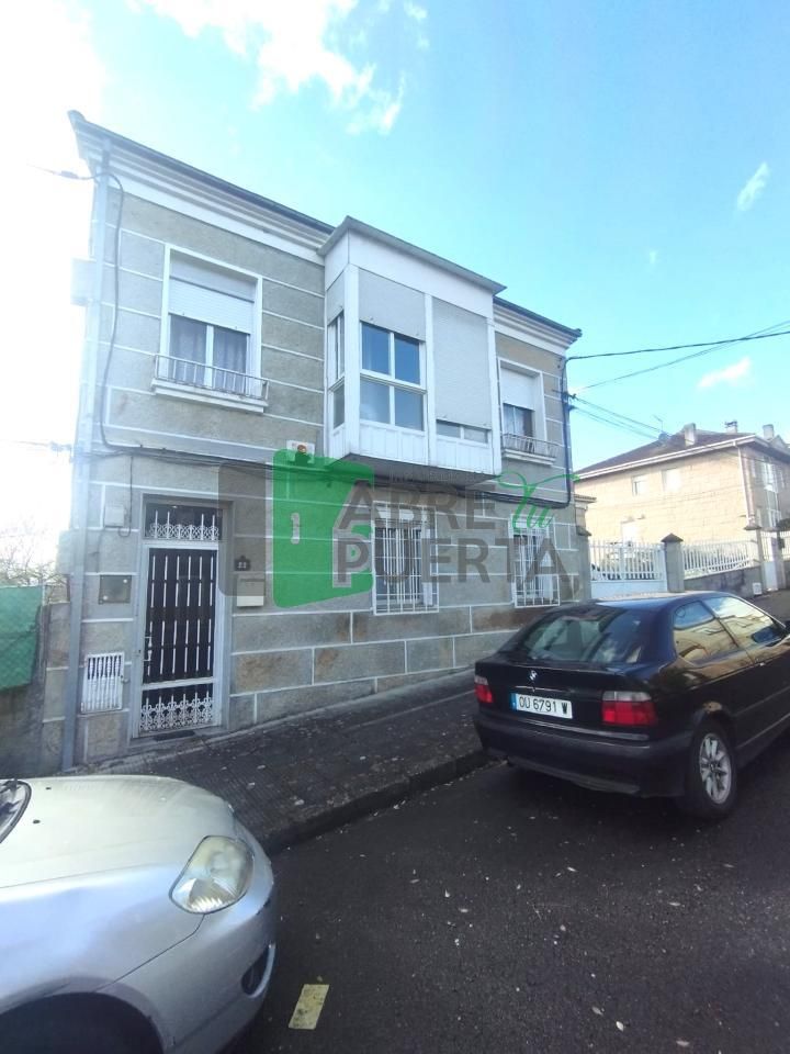 Exterior view of House or chalet for sale in Ourense Capital   with Heating, Private garden and Terrace