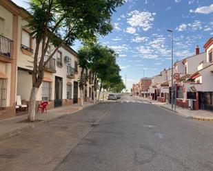 Vista exterior de Casa adosada en venda en Alcolea del Río