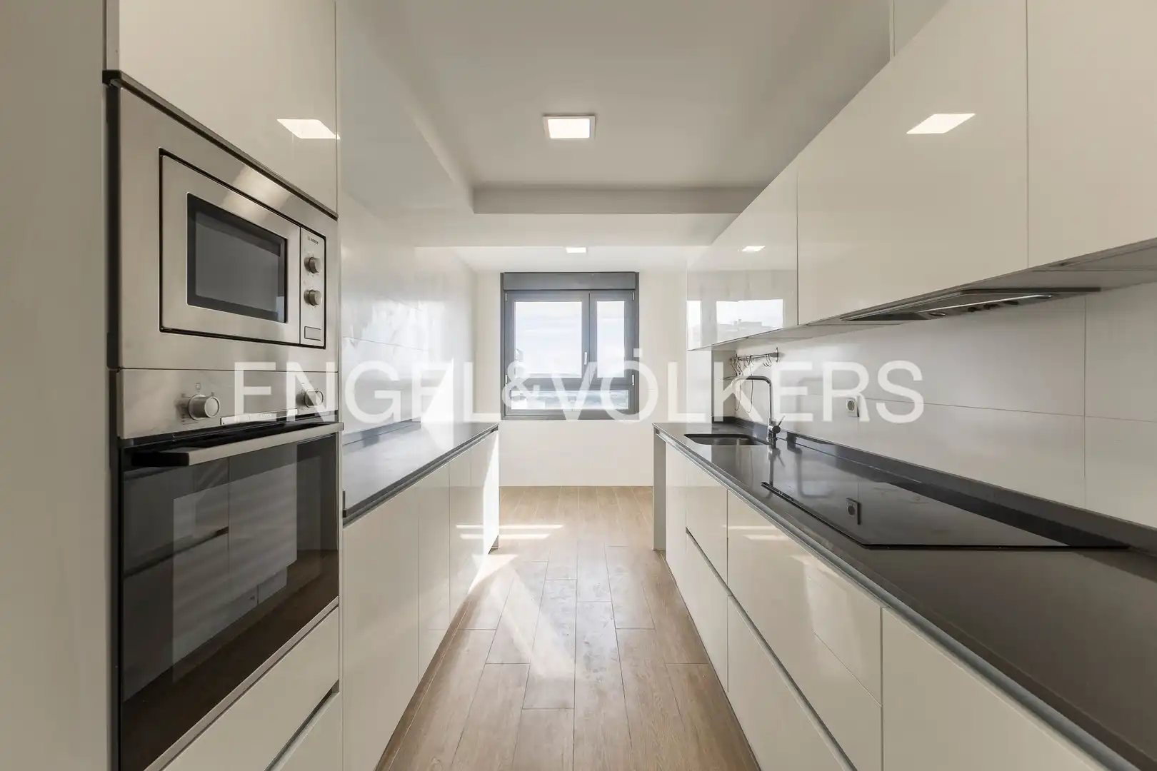 Kitchen of Flat for rent in Madrid  with Air Conditioner, Heating and Terrace