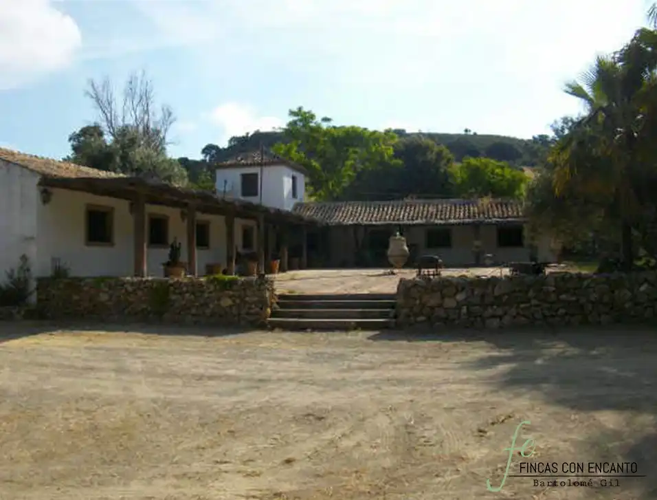 Country house zum Verkauf in Marchena mit Privatgarten, Terrasse und Schwimmbad