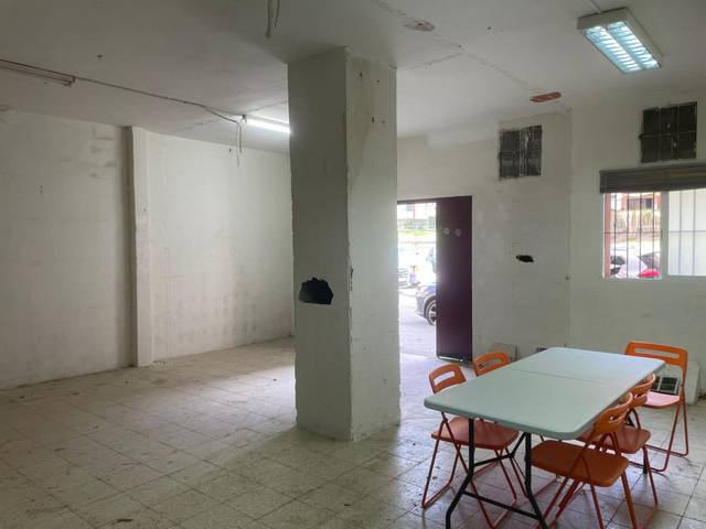 Local comercial en Alquiler en Tres Olivos - Valverde