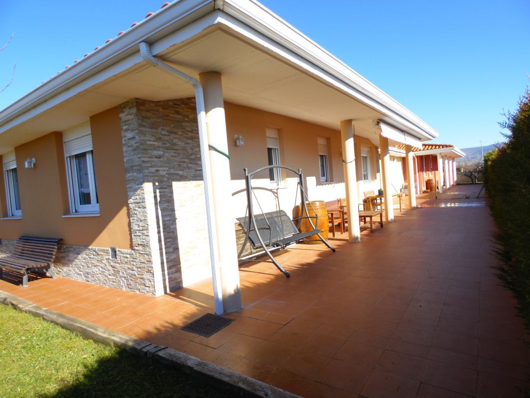 Terrace of Single-family semi-detached for sale in Medina de Pomar  with Heating