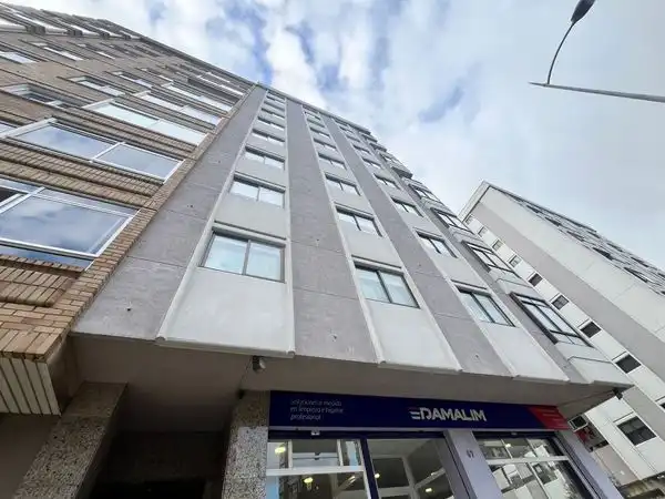 Vista exterior de Pis en venda en Vigo  amb Calefacció, Parquet i Terrassa