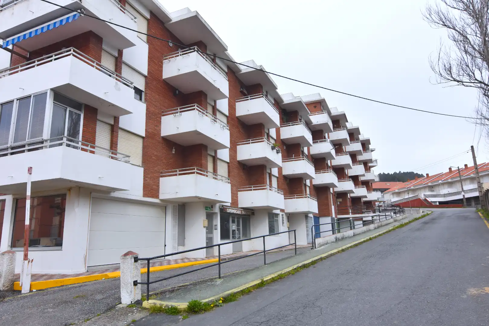 Vista exterior de Piso en venta en Pontedeume con Calefacción, Parquet y Terraza
