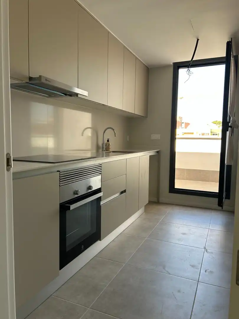 Cocina de Apartamento de alquiler en Dénia con Aire acondicionado, Jardín privado y Terraza
