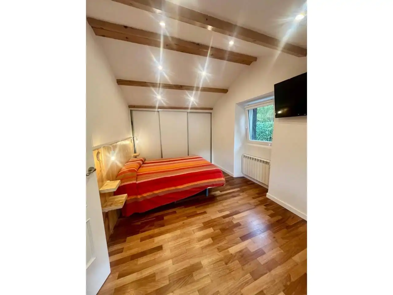 Schlafzimmer von Haus oder Chalet zur Miete in Miño mit Heizung, Privatgarten und Schwimmbad