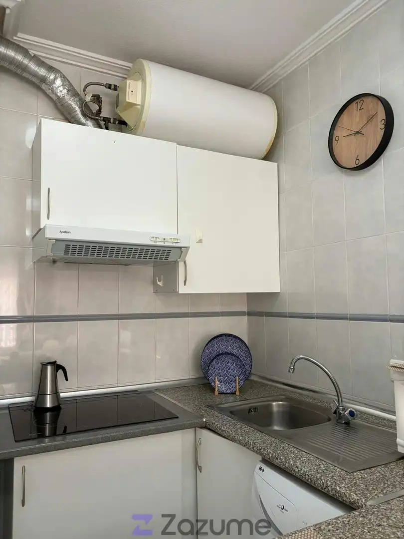 Küche von Wohnung zur Miete in Torrevieja mit Klimaanlage, Heizung und Möbliert