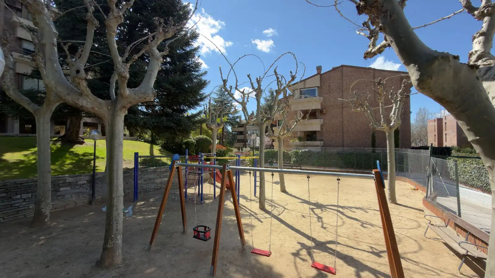 Parking de Piso en venta en Pozuelo de Alarcón con Aire acondicionado, Calefacción y Trastero