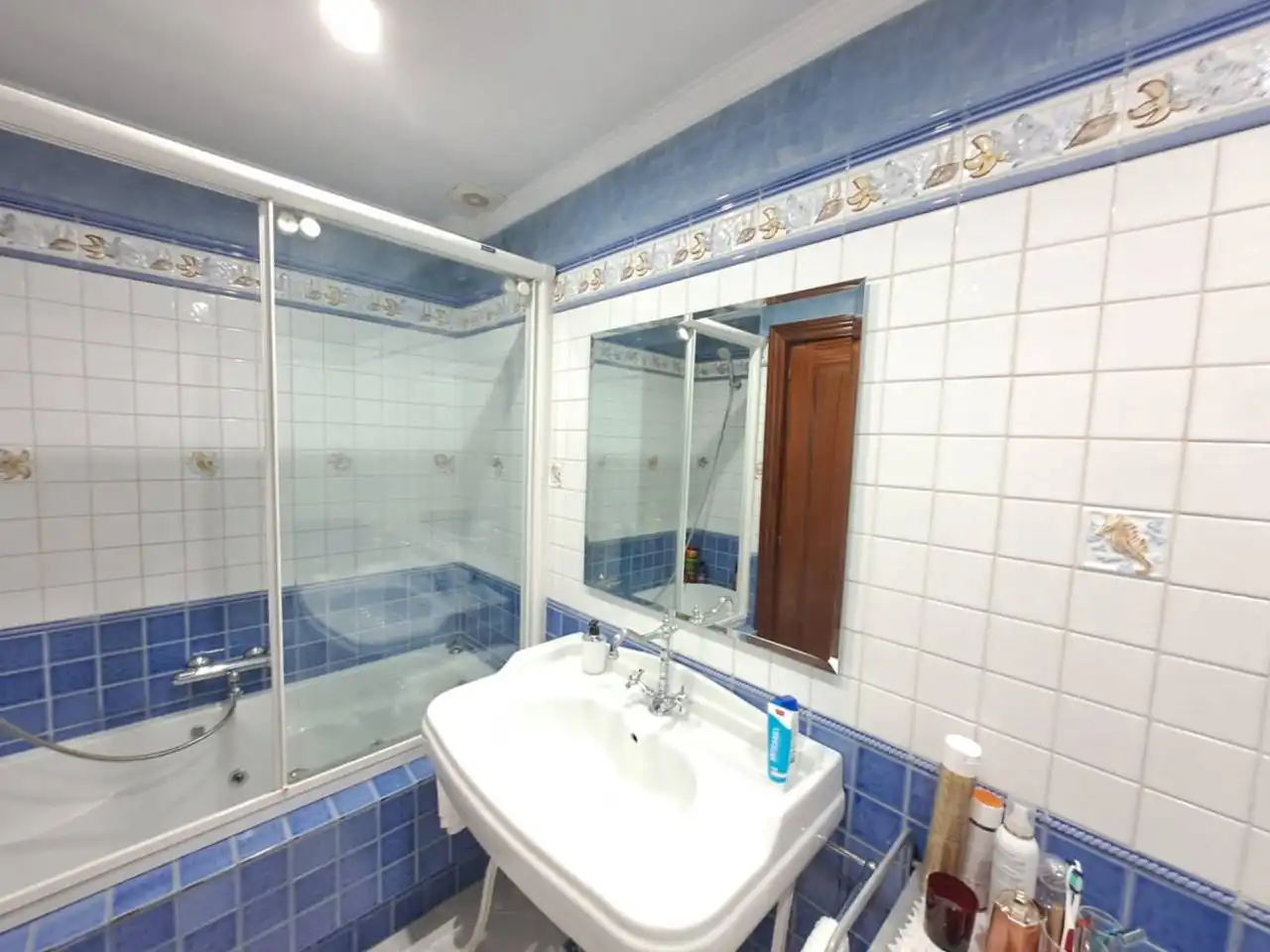 Bathroom of Flat for sale in Burgos  with Heating, Terrace and Alarm