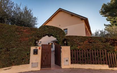 Exterior view of Single-family semi-detached for sale in L'Ametlla del Vallès  with Air Conditioner, Heating and Private garden