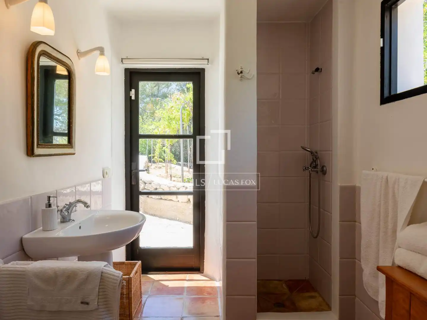 Bathroom of Country homes for sale in Santa Eulària des Riu  with Furnished