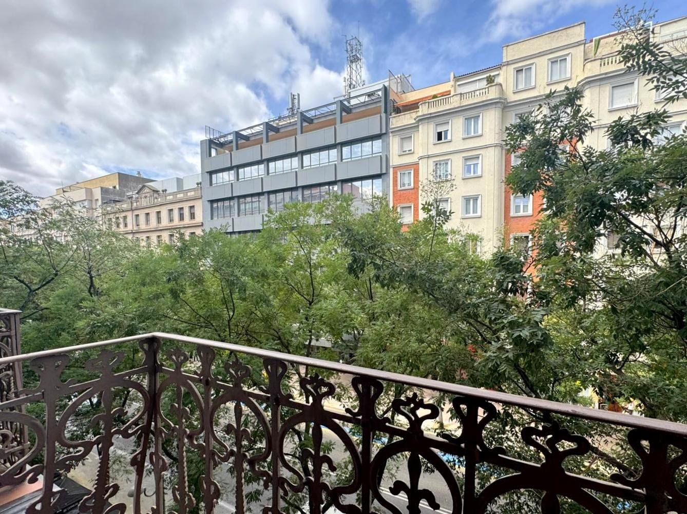 Exterior view of Flat to rent in  Madrid Capital  with Air Conditioner, Heating and Furnished