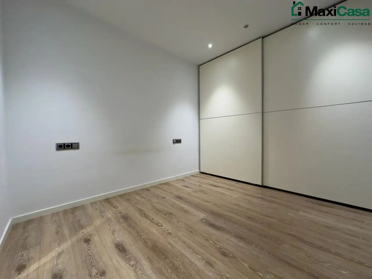 Appartamento con balcone in vendita a calle de la Duquessa d'Orleans, imagen 12