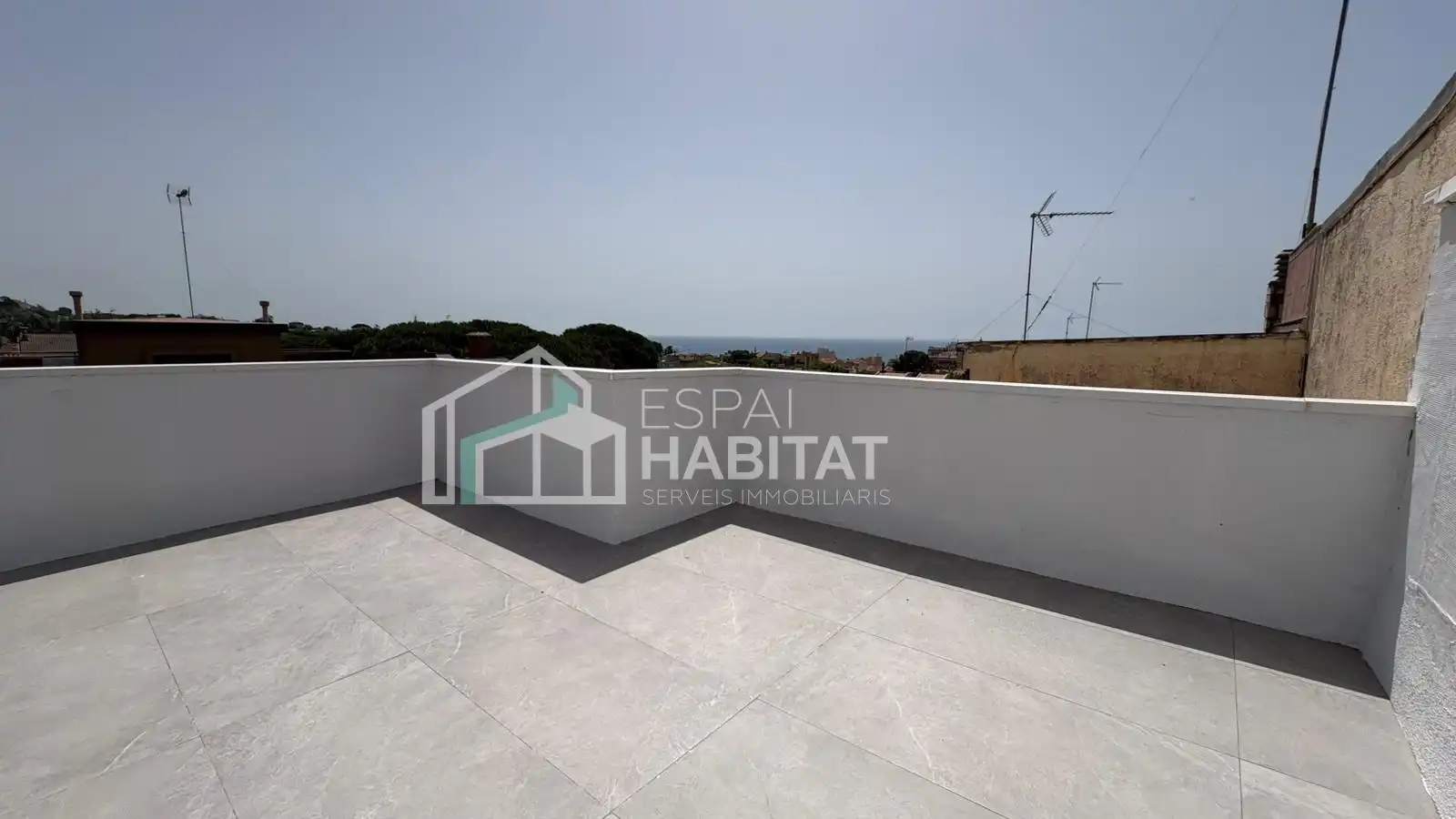 Terrassa de Casa adosada en venda en El Masnou amb Calefacció, Jardí privat i Parquet