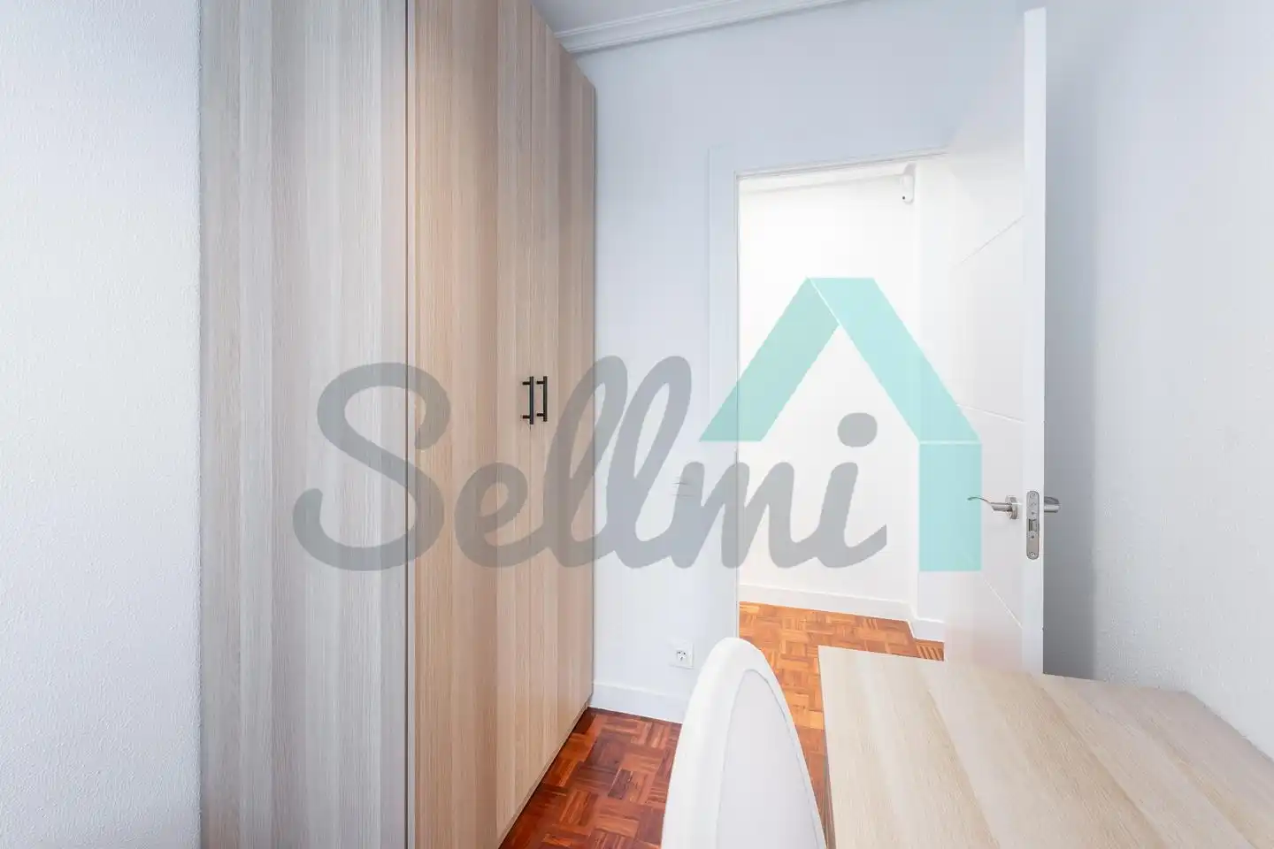 Habitación de Piso para compartir en Oviedo  con Calefacción, Parquet y Amueblado
