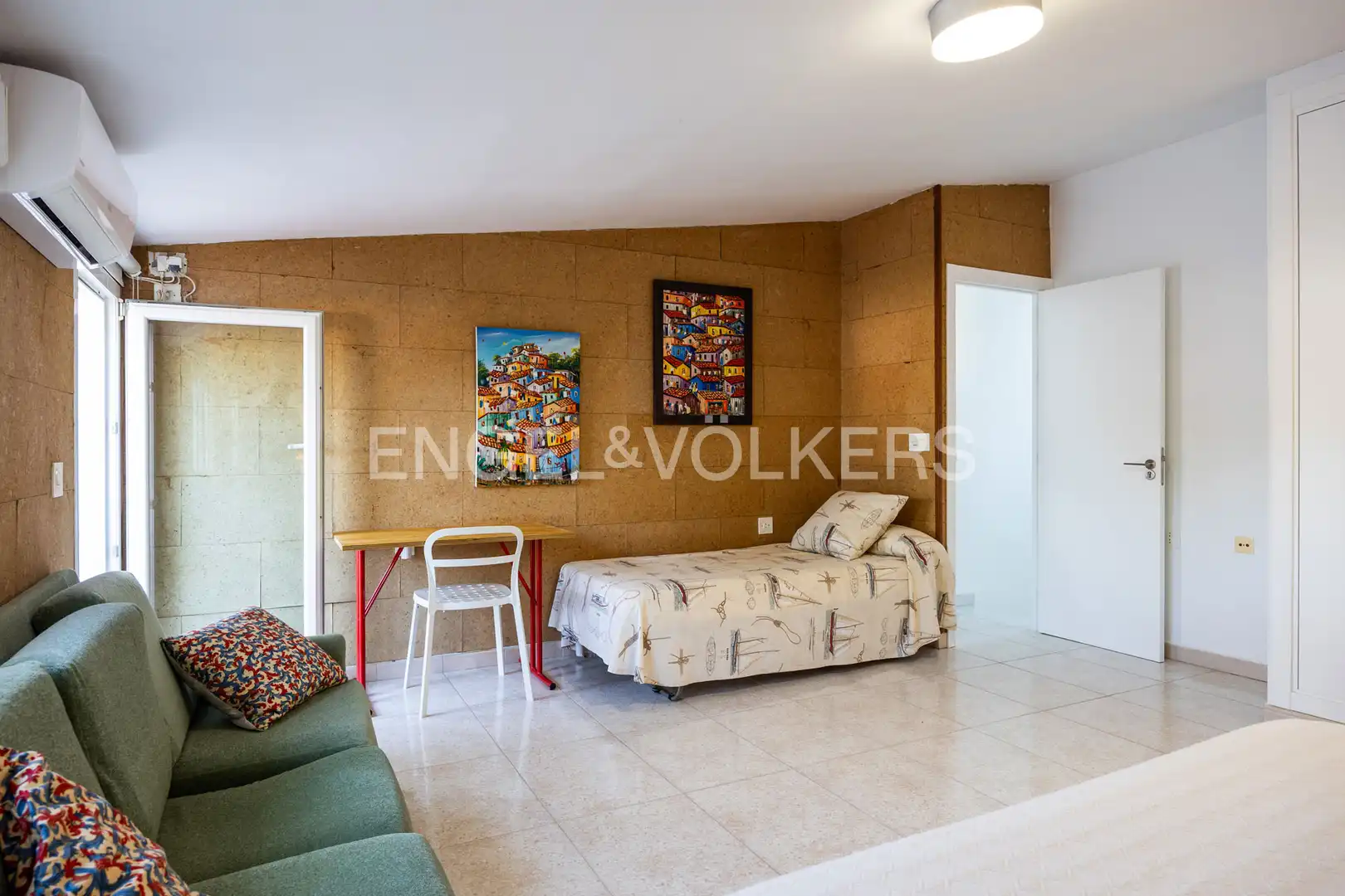 Vista exterior de Casa o xalet en venda en Conil de la Frontera amb Aire condicionat, Calefacció i Jardí privat