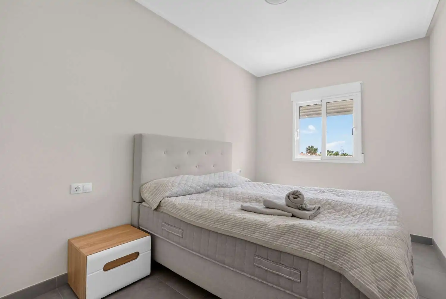 Habitación de Casa adosada en venta en Orihuela con Aire acondicionado, Calefacción y Terraza