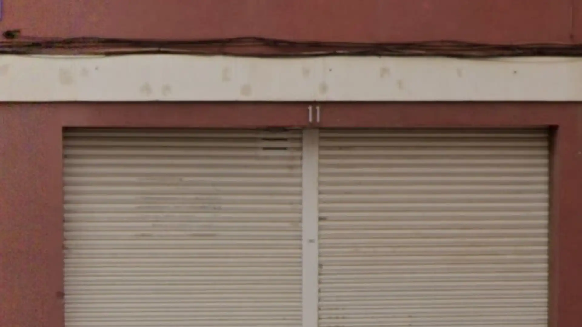 Vista exterior de Local en venta en Abrera