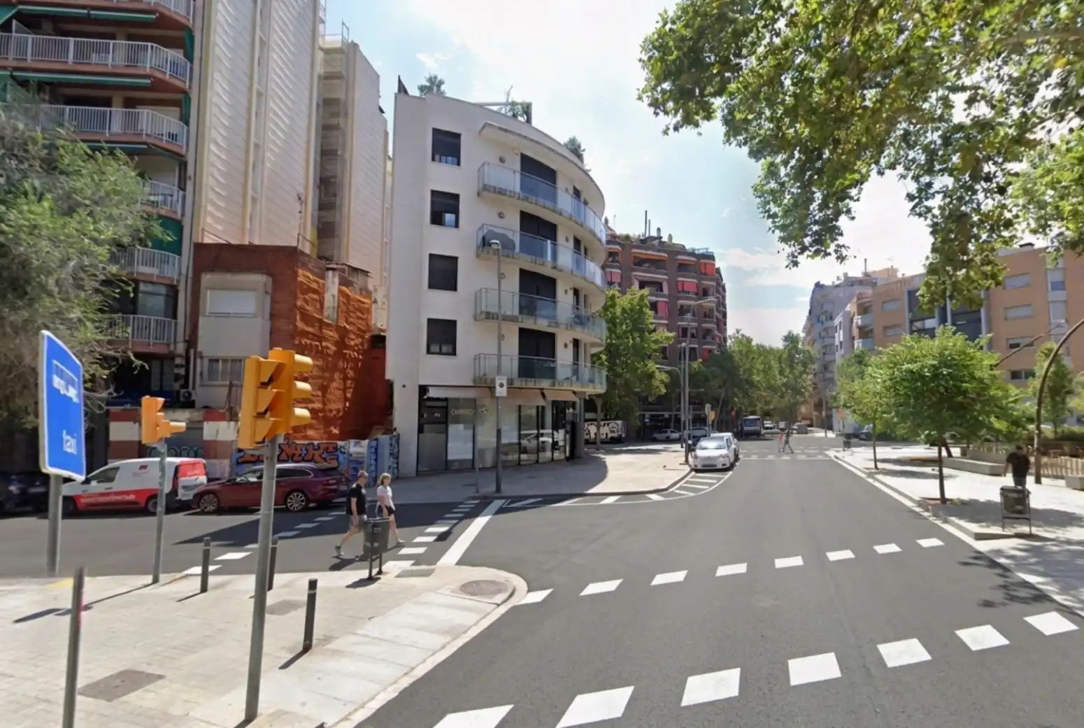 Vista exterior de Piso en venta en Barcelona con Calefacción, Trastero y Balcón