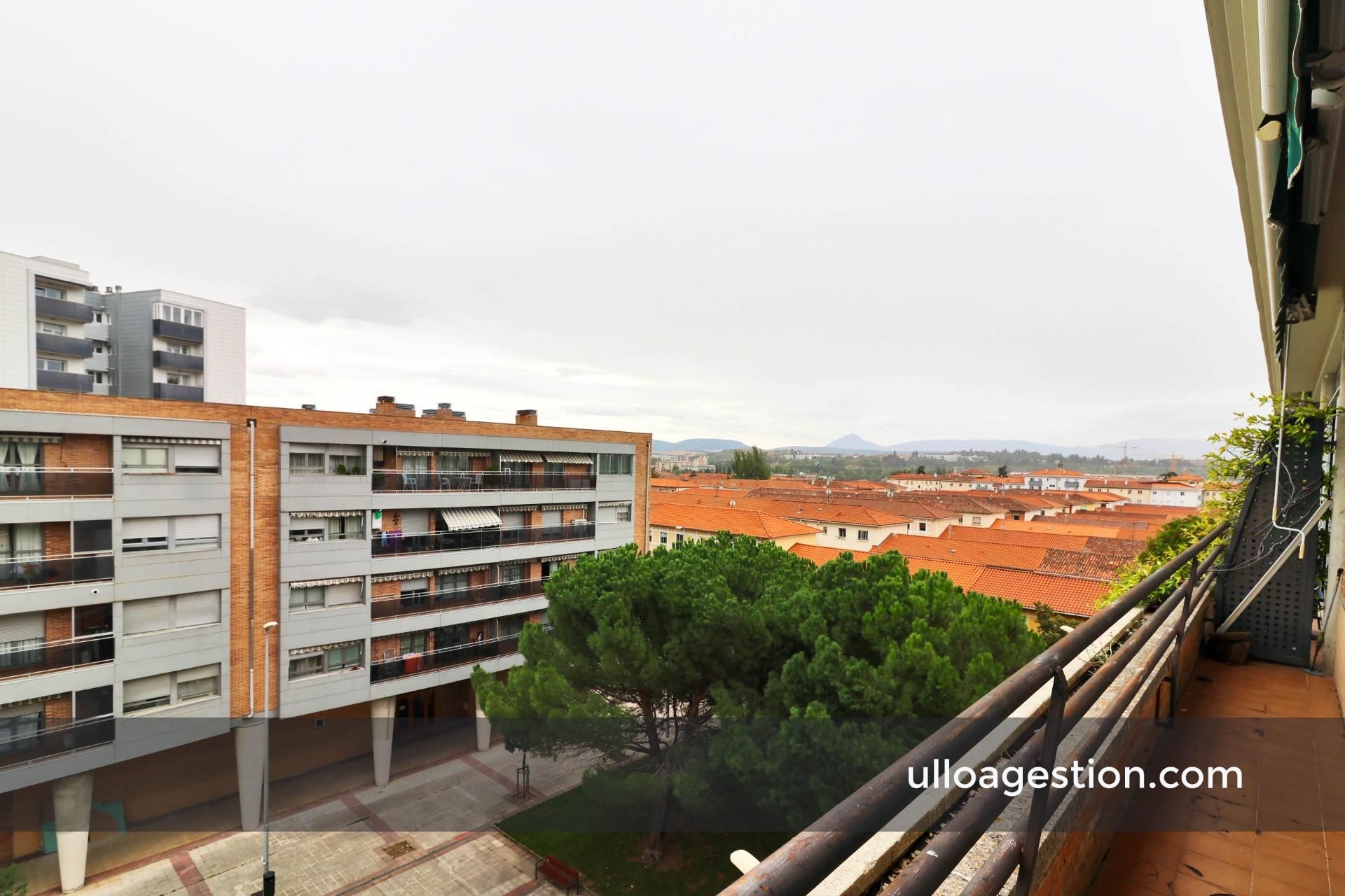 Exterior view of Attic for sale in  Pamplona / Iruña  with Heating, Terrace and Storage room