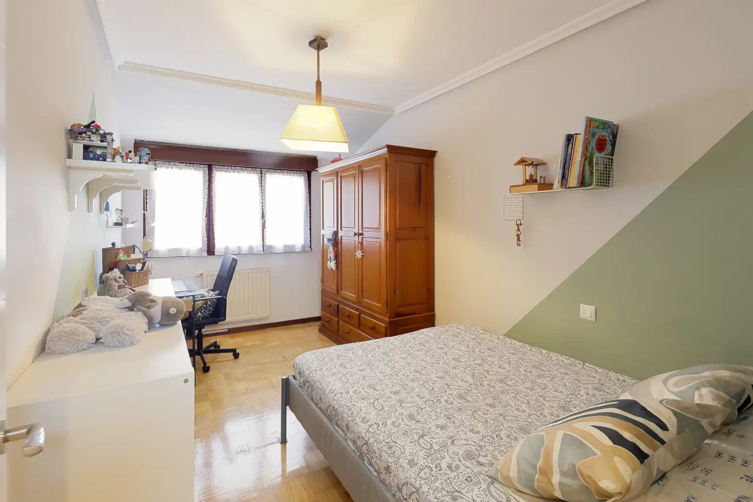 Schlafzimmer von Wohnung zum Verkauf in Gijón  mit Heizung und Parkett