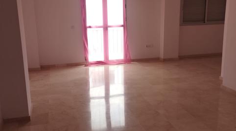 Foto 3 de Piso en venta en Avenida de Andalucia, Centro - Doña Mercedes, Dos Hermanas