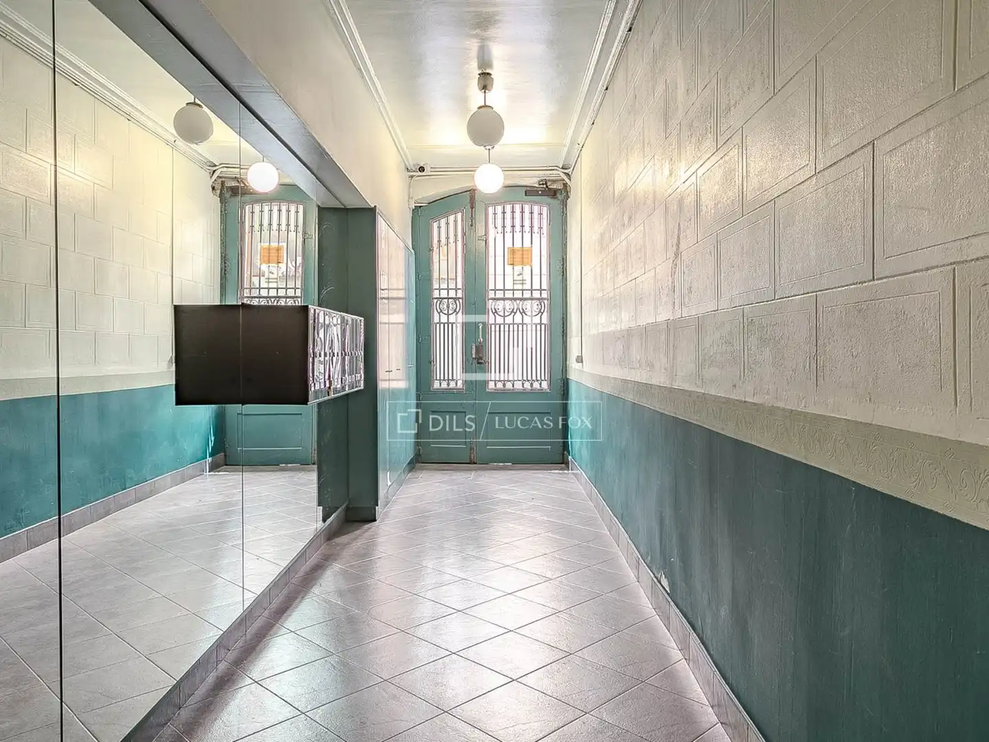 Piso en venta en Barcelona con Amueblado y Balcón